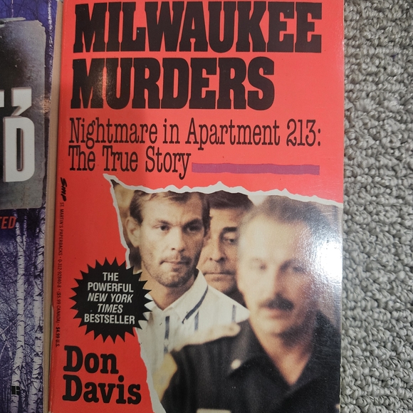 4 True Crime Books Collection - Picture 6 of 6
